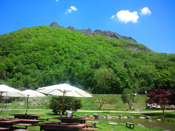 八剣山果樹園 バーベキューハウス八剣山の山小屋
